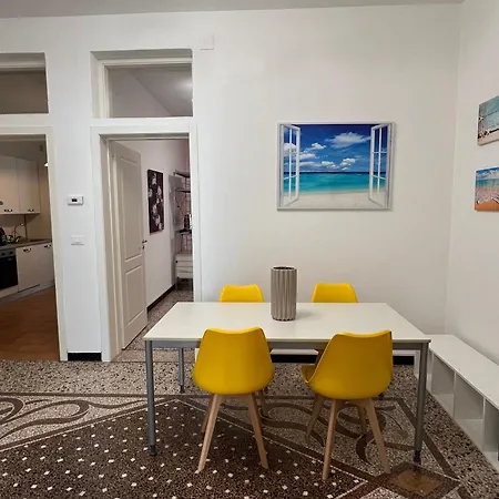 2 Passi Dal Mare Apartment *